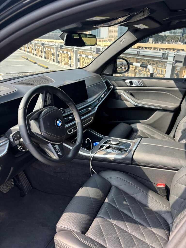 BMW X5 40i 2024 black или аналог в Дубаи, ОАЭ