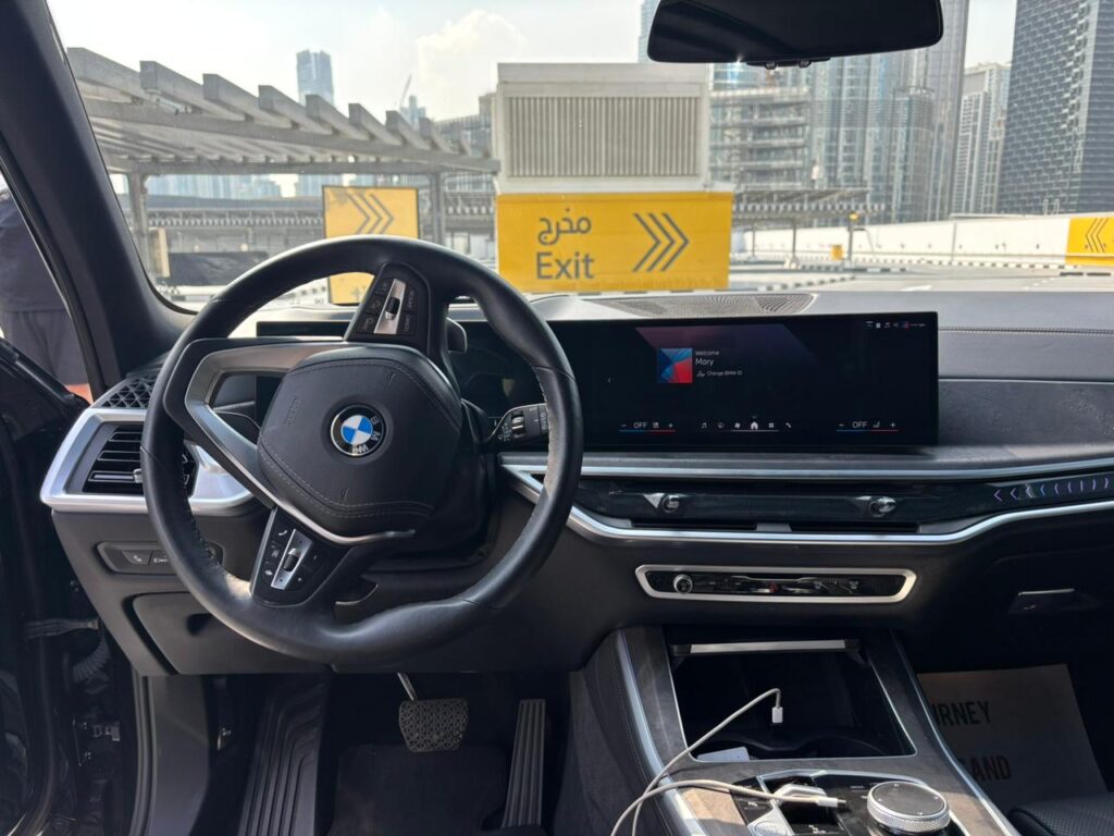 BMW X5 40i 2024 black или аналог в Дубаи, ОАЭ