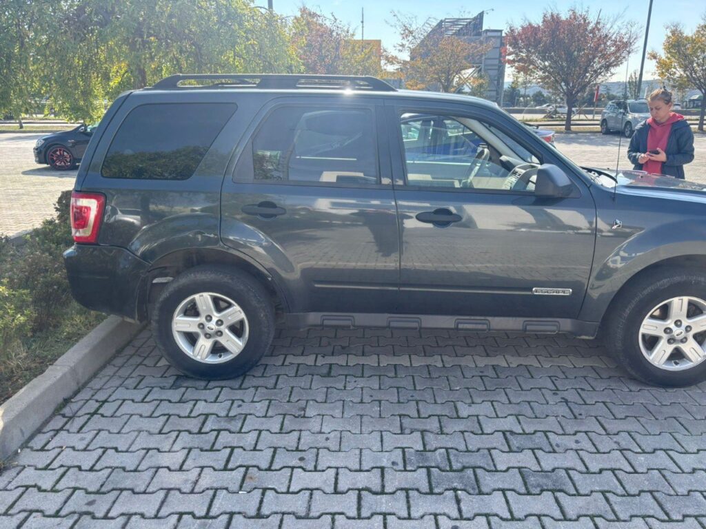Ford Escape гибрид 2007-2009 или аналог в Тбилиси, Грузия