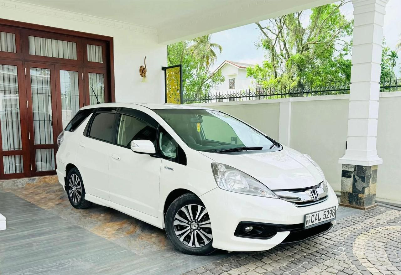 Honda Shuttle гибрид 2016-2018 или аналог в Коломбо, Шри-Ланка