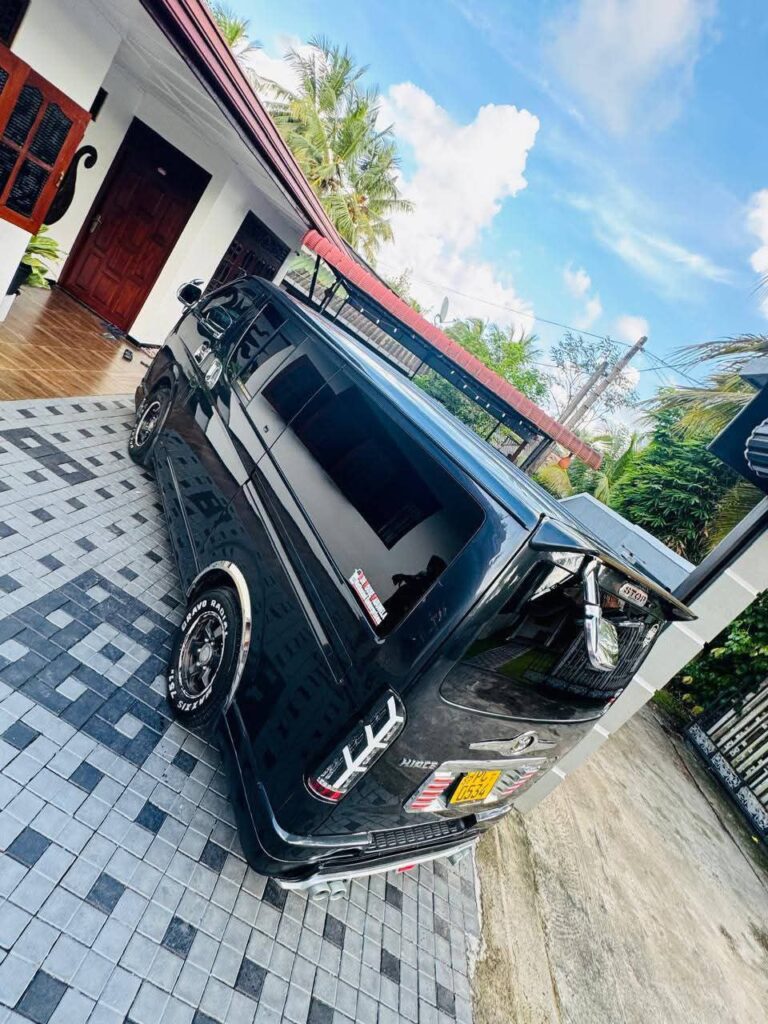Toyota Hiace KDH 2017-2020 или аналог в Коломбо, Шри-Ланка