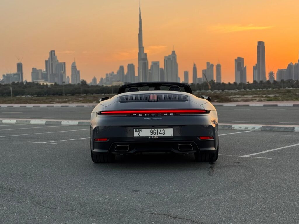 PORSHE 911 Carrera Cabrio 2025 или аналог в Дубаи, ОАЭ