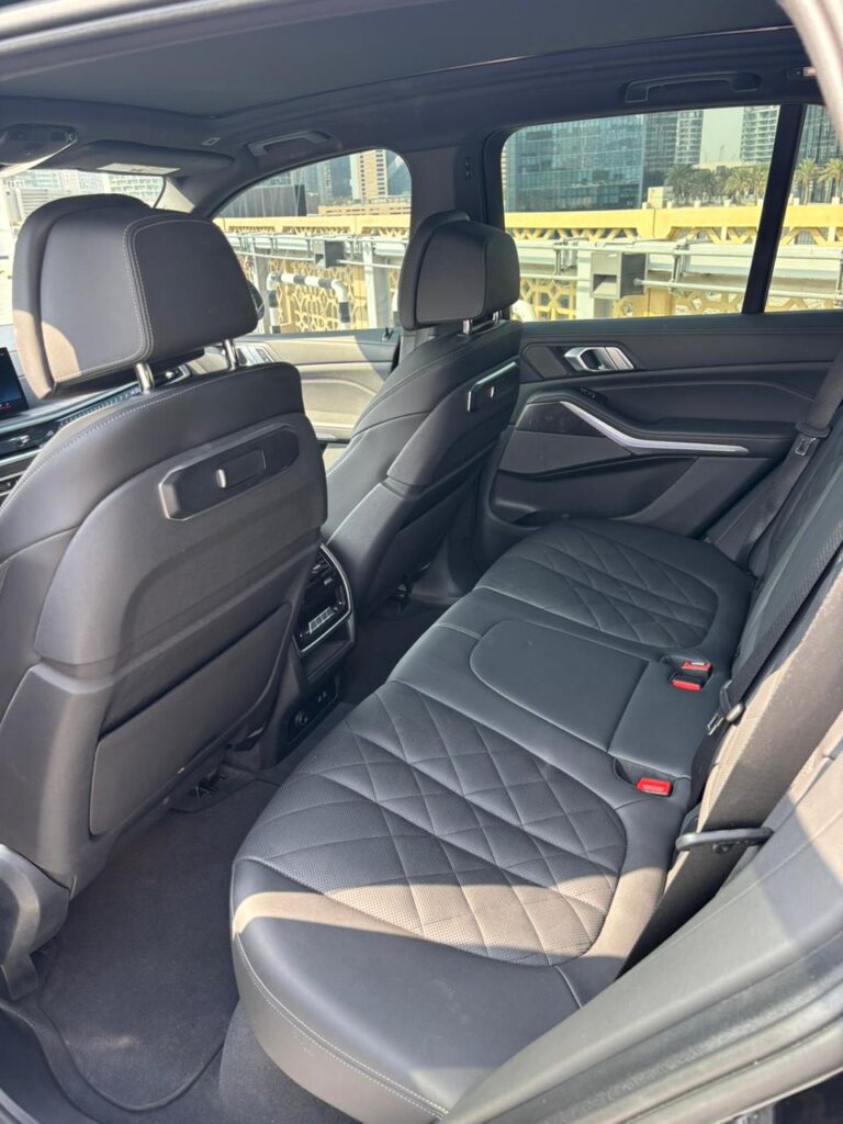 BMW X5 40i 2024 black или аналог в Дубаи, ОАЭ