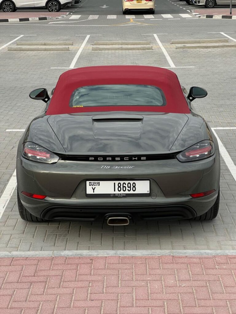 Porsche 718 Boxster 2025 или аналог в Дубаи, ОАЭ