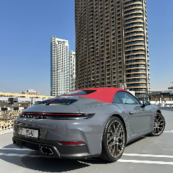 PORSHE 911 Carrera Cabrio 2025 или аналог в Дубаи, ОАЭ