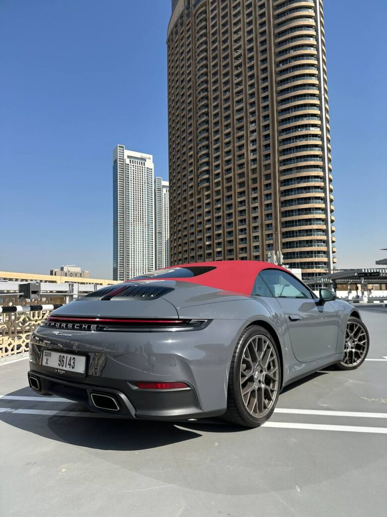 PORSHE 911 Carrera Cabrio 2025 или аналог в Дубаи, ОАЭ