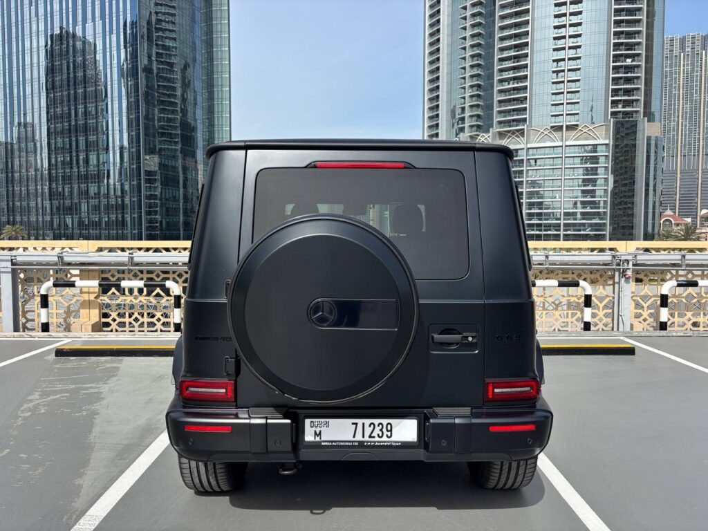 MERCEDES BENZ G63 AMG mate black или аналог в Дубаи, ОАЭ