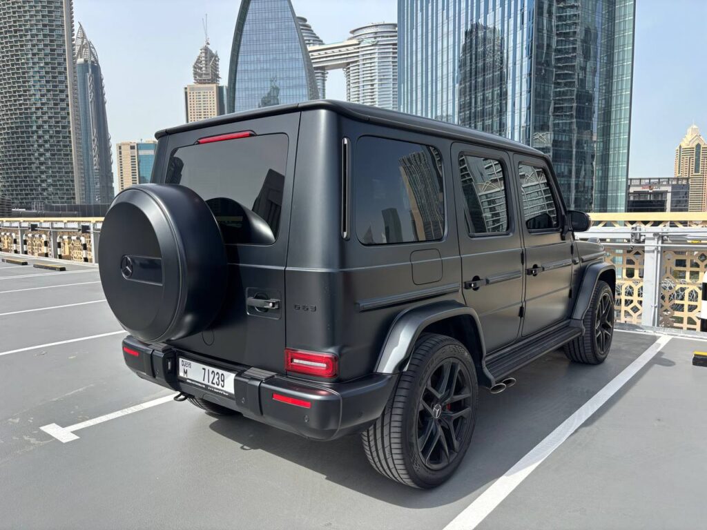 MERCEDES BENZ G63 AMG mate black или аналог в Дубаи, ОАЭ