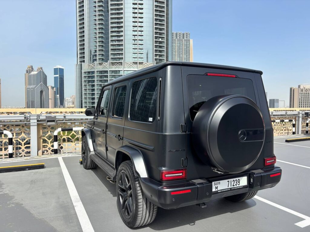 MERCEDES BENZ G63 AMG mate black или аналог в Дубаи, ОАЭ