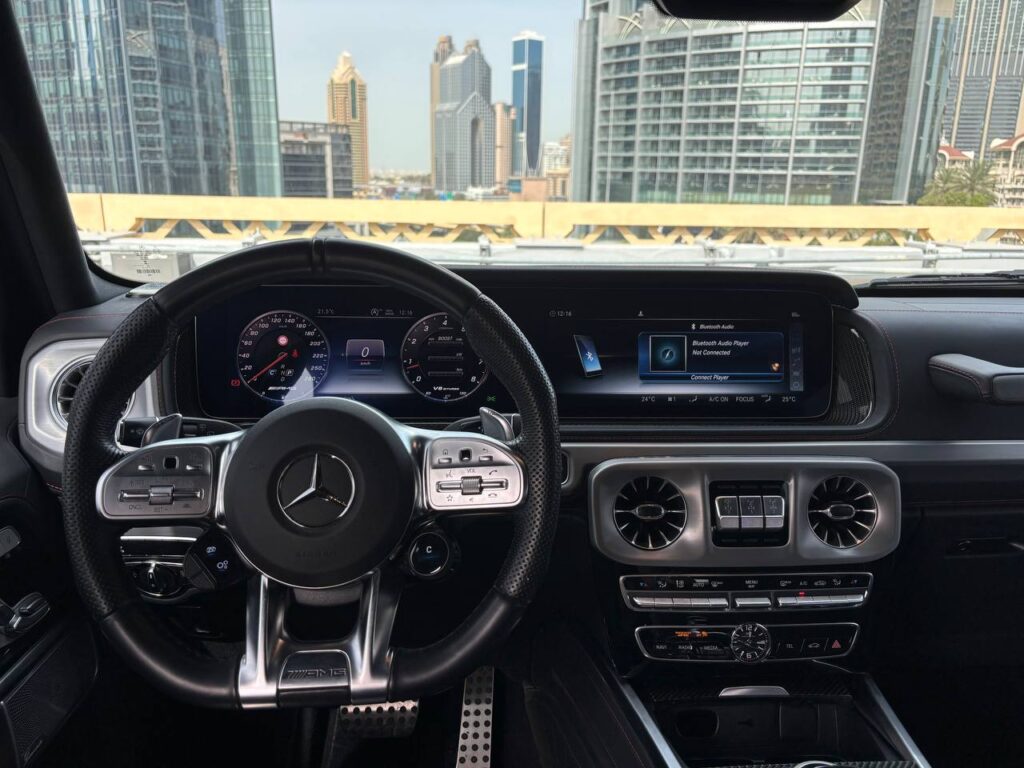 MERCEDES BENZ G63 AMG mate black или аналог в Дубаи, ОАЭ