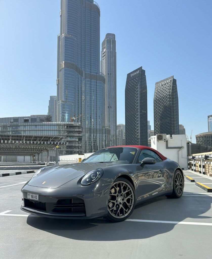 PORSHE 911 Carrera Cabrio 2025 или аналог в Дубаи, ОАЭ