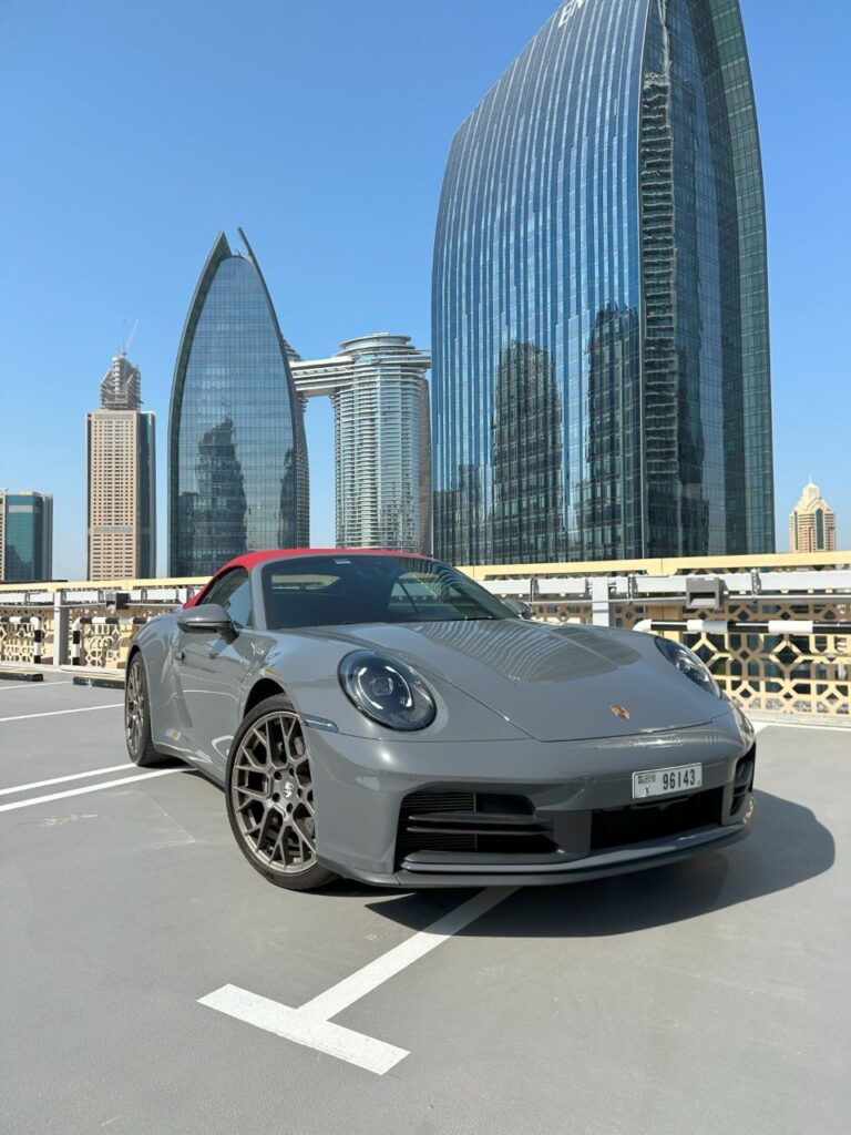 PORSHE 911 Carrera Cabrio 2025 или аналог в Дубаи, ОАЭ