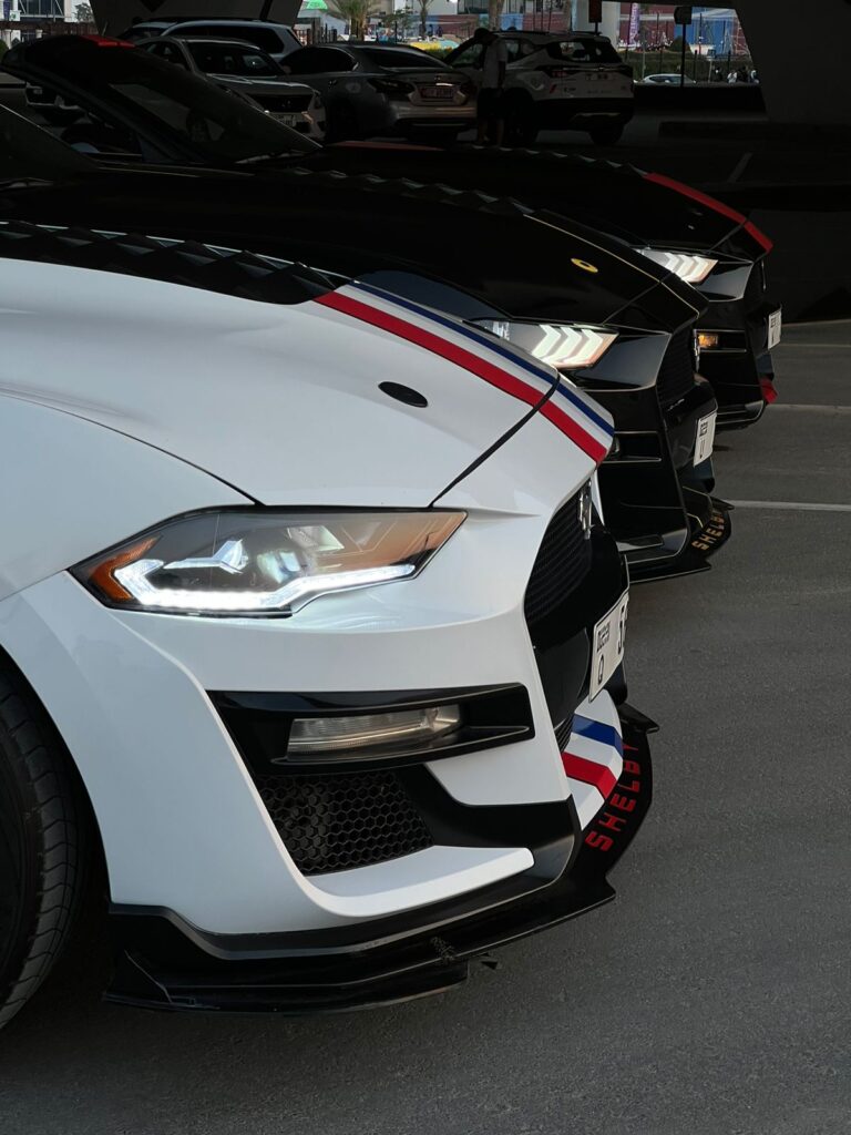 FORD MUSTANG 2023 WHITE CABRIO или аналог в Дубаи, ОАЭ