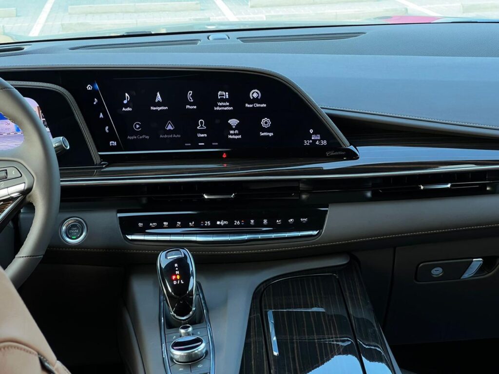 CADILLAC ESCALADE 2024 или аналог в Дубаи, ОАЭ