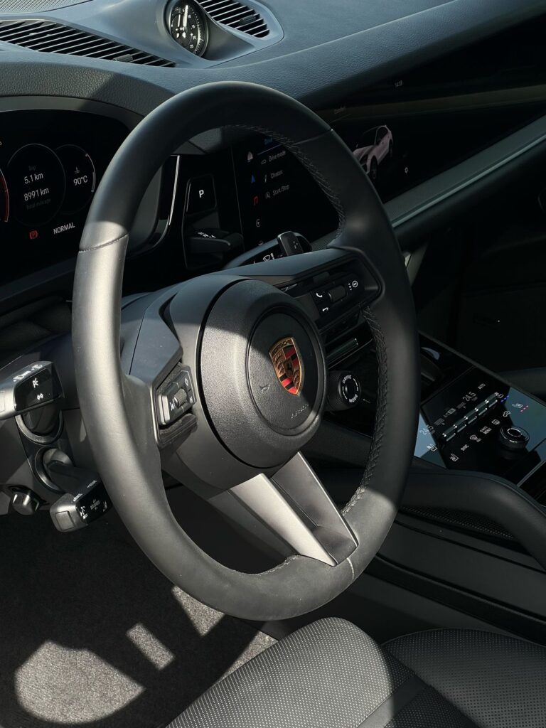 Porsche Cayenne 2025  или аналог в Дубаи, ОАЭ