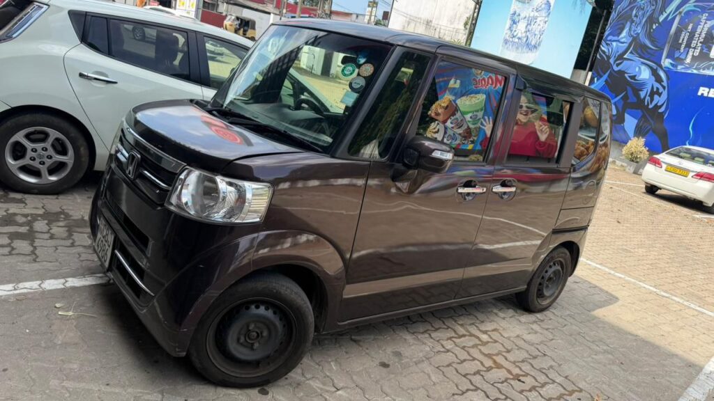 Honda N-box 2017-2020 или аналог в Коломбо, Шри-Ланка