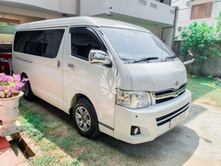 Toyota KDH 2013-2016 или аналог в Коломбо, Шри-Ланка