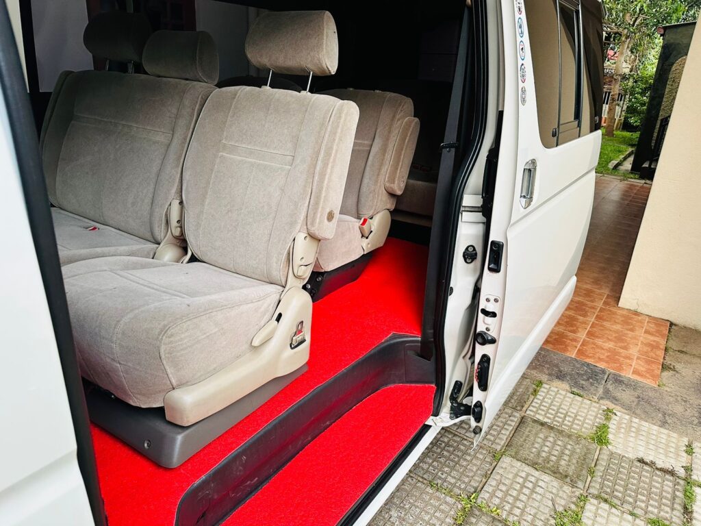 Toyota KDH 2013-2016 или аналог в Коломбо, Шри-Ланка