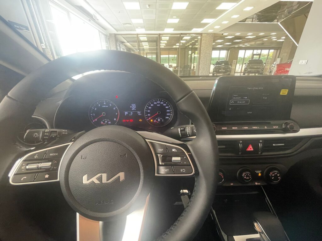 Kia Cerato автомат 2024-2026 год или аналог в Анталии, Турция