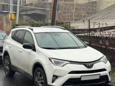 Toyota RAV-4 2015-2017 или аналог в Ереване, Армения