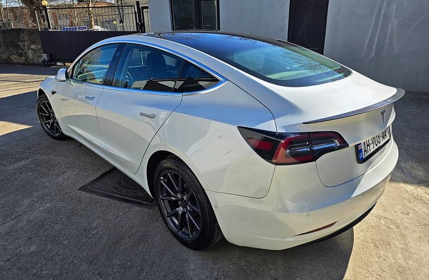 Tesla Model-3 2020-2023 или аналог в Тбилиси, Грузия