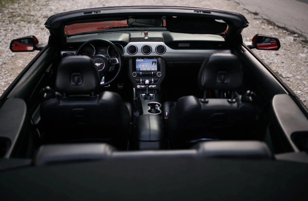 Ford Mustang кабриолет красный 2017-2019 или аналог в Новом Афоне, Абхазия