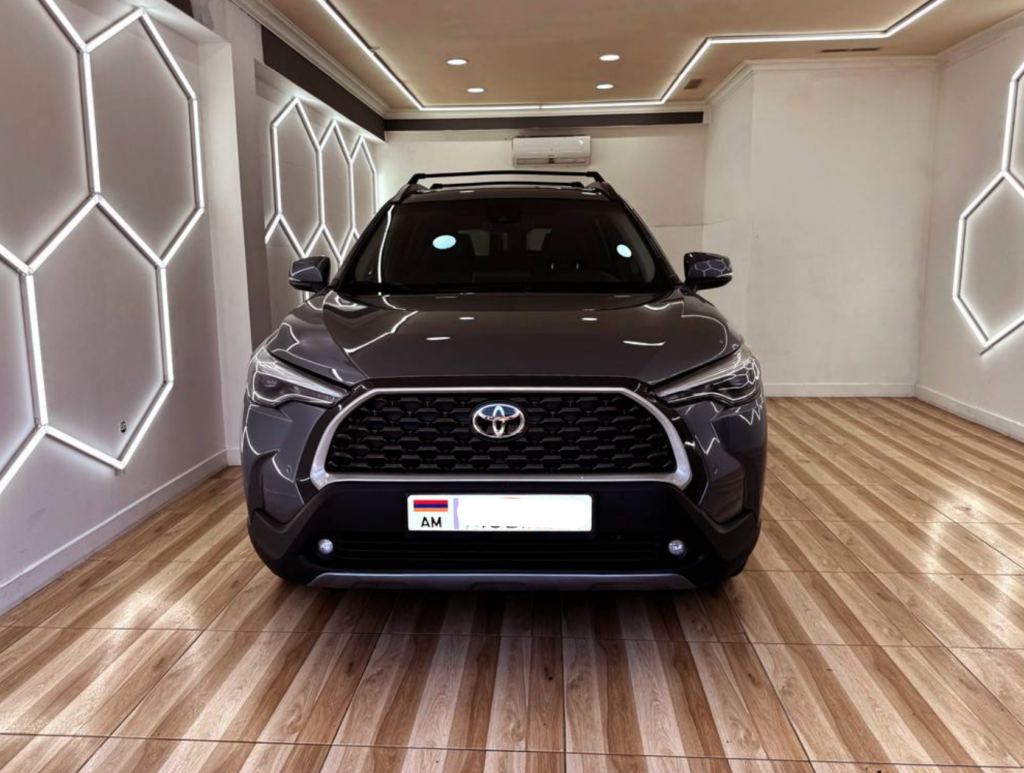 Toyota Corolla Cross 2021-2023 или аналог в Ереване, Армения