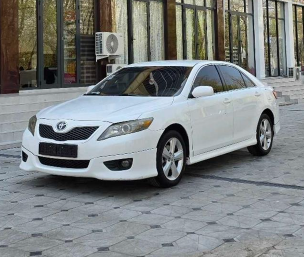 Toyota Camry 2010-2012 в Душанбе, Таджикистан