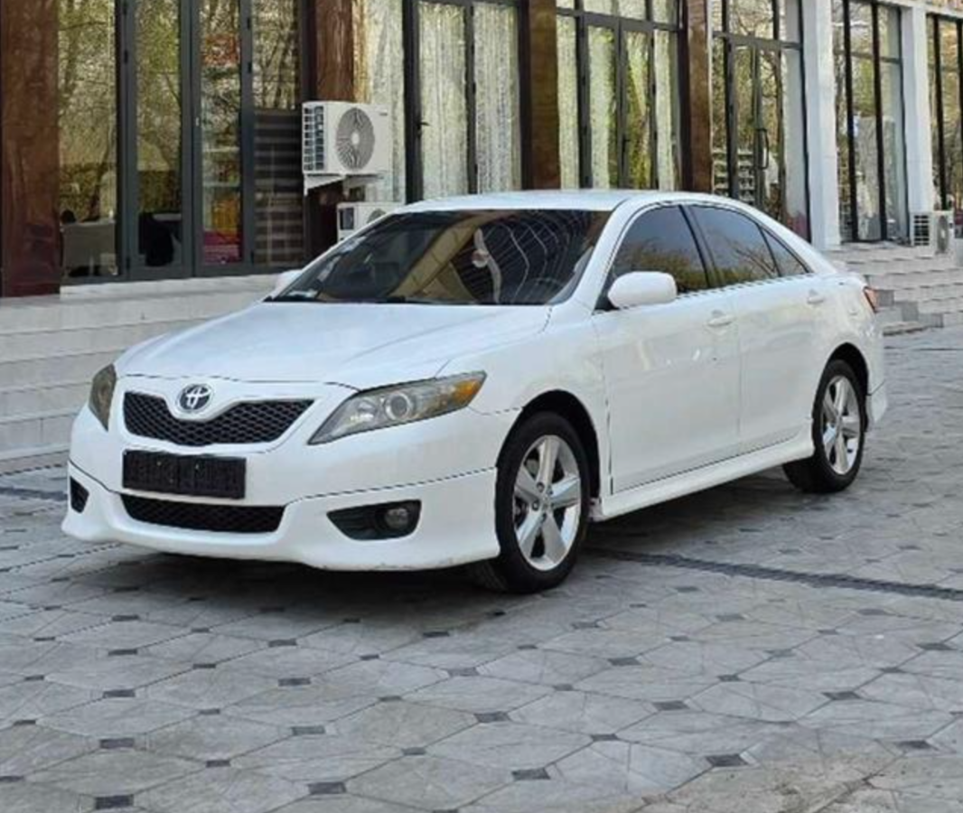 Toyota Camry 2010-2012 в Душанбе, Таджикистан