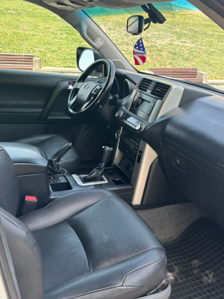 Toyota Prado 2012-2013 или аналог в Ереване, Армения