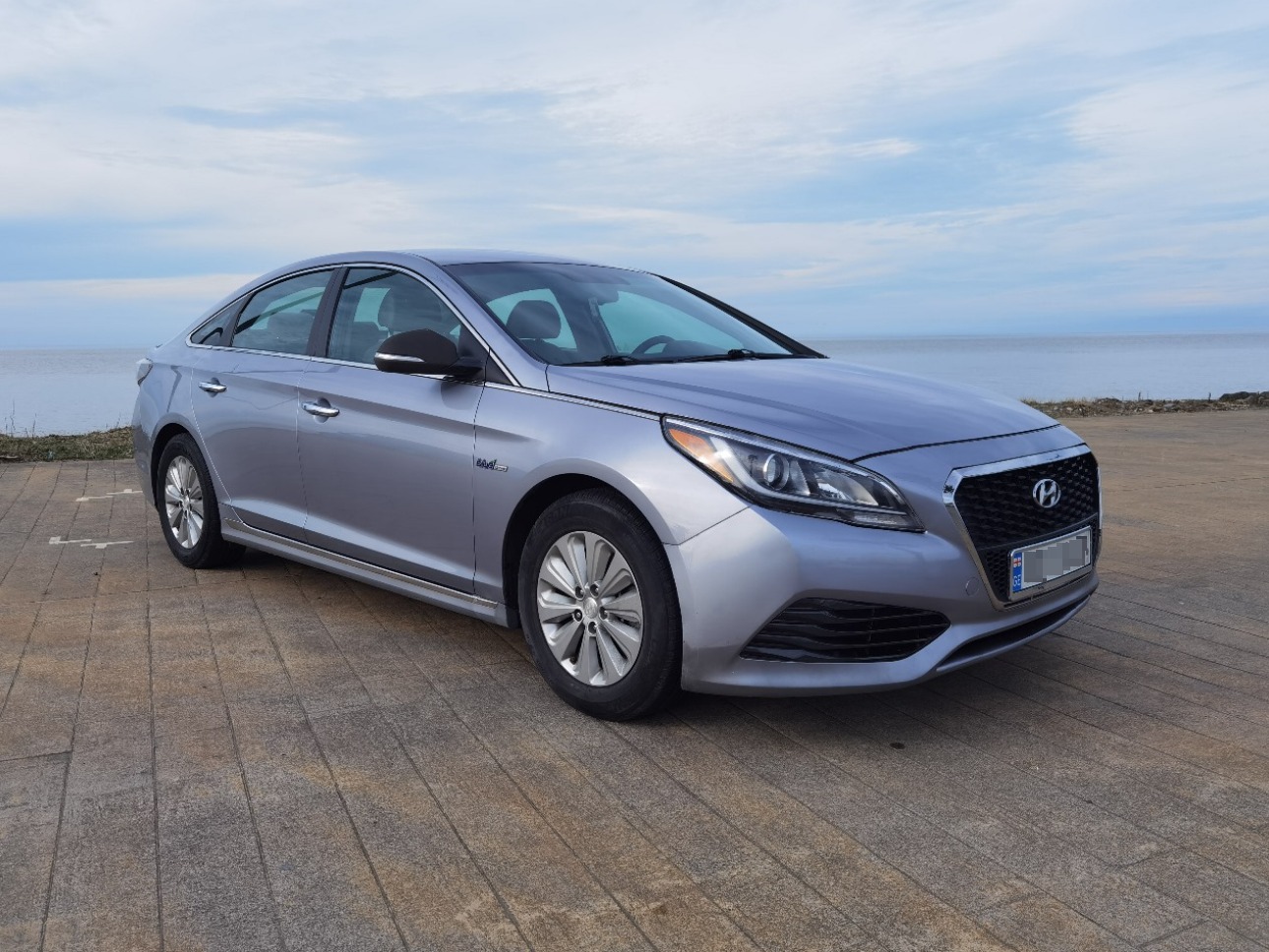 Hyundai Sonata гибрид 2014-2016 или аналог в Тбилиси, Грузия