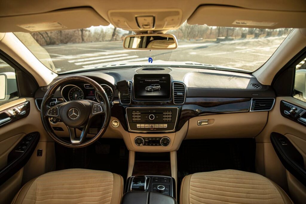 Mercedes GLS 2016-2018 или аналог в Ереване, Армения