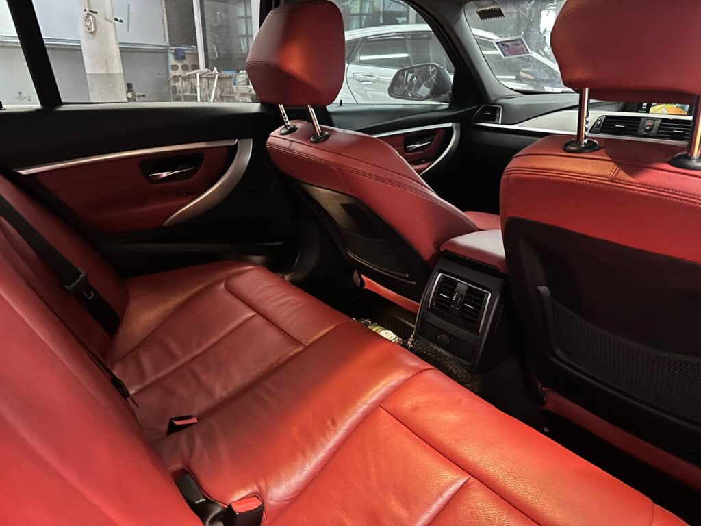 BMW 330E hybrid iPerformance 2018-2019 или аналог в Паттайе, Таиланд