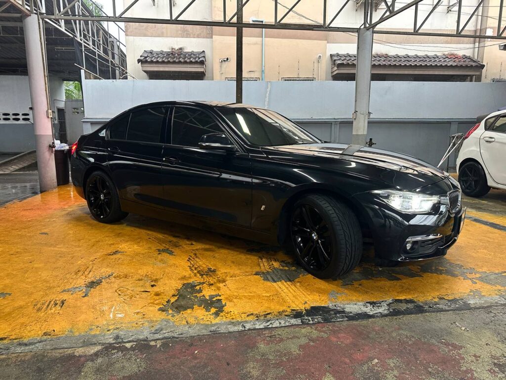 BMW 330E hybrid iPerformance 2018-2019 или аналог в Паттайе, Таиланд