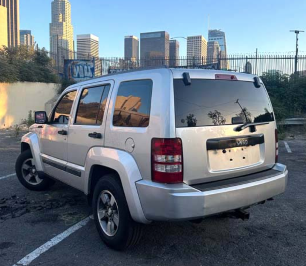 Jeep Liberty 2010-2016 или аналог в Лос-Анджелесе, США
