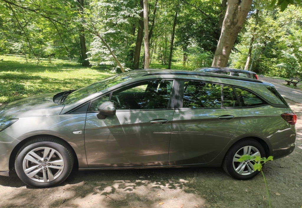 Opel Astra K karavan 2020-2022 в Белграде, Сербия