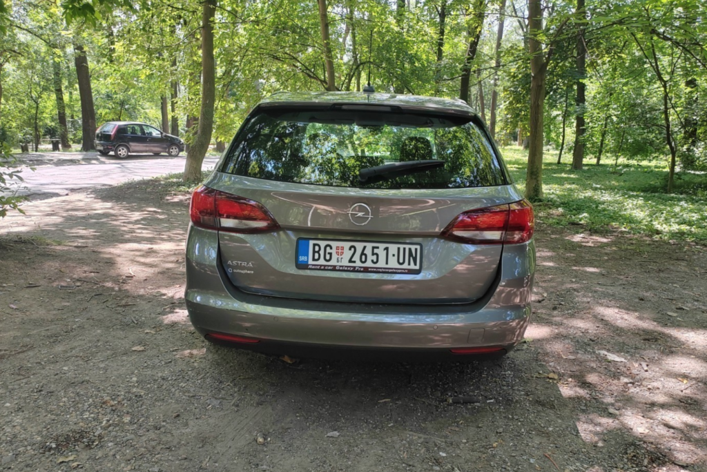 Opel Astra K karavan 2020-2022 в Белграде, Сербия