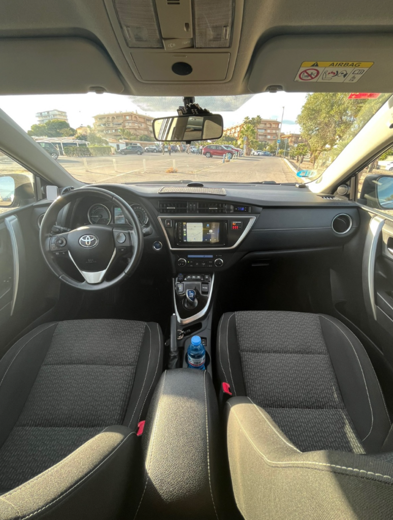 Toyota Auris hybrid Touring sports 2017-2022 или аналог в Аликанте, Испания