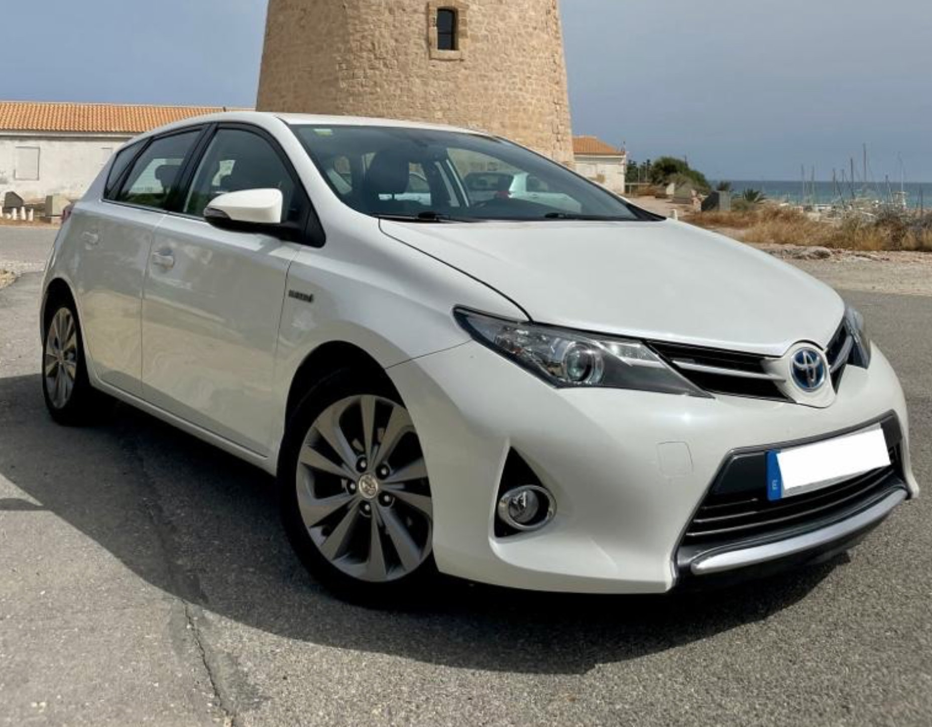 Toyota Auris Hybrid Active 2017-2022 или аналог в Аликанте, Испания