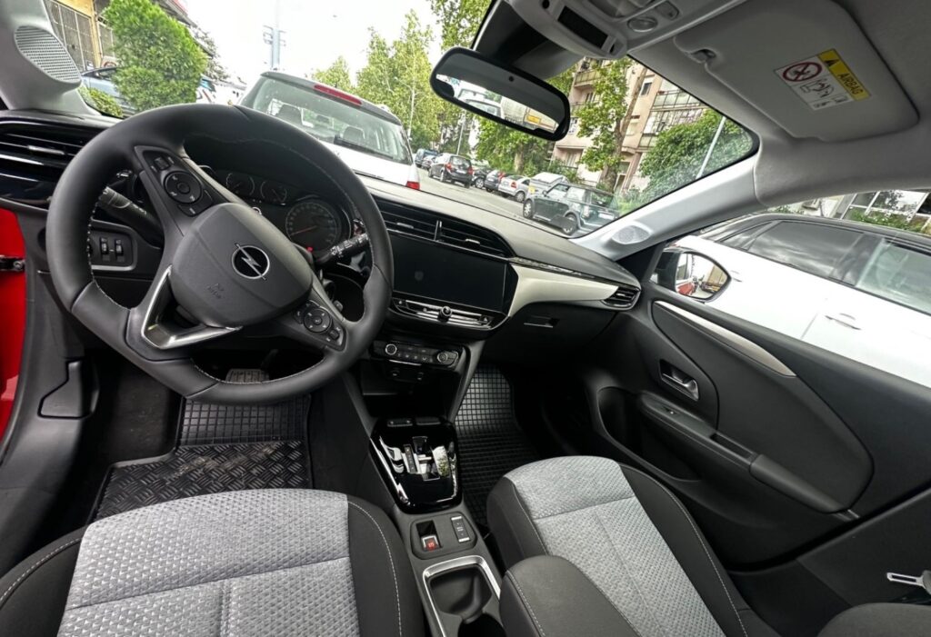 Opel Corsa автомат 2024-2026 в Белграде, Сербия