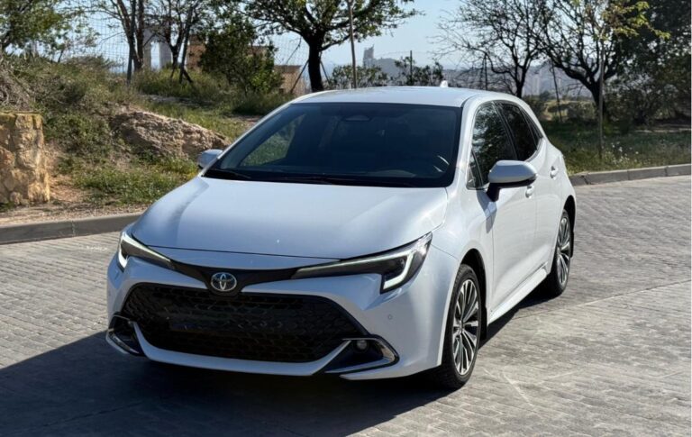 TOYOTA COROLLA гибрид 2022-2024 или аналог в Аликанте, Испания