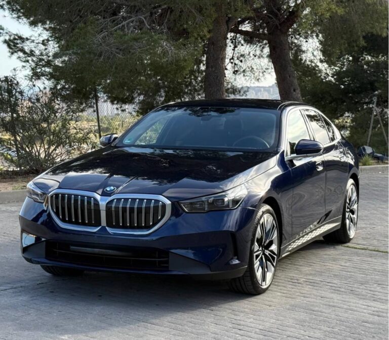 BMW 520 бензин 2024-2026 или аналог в Аликанте, Испания