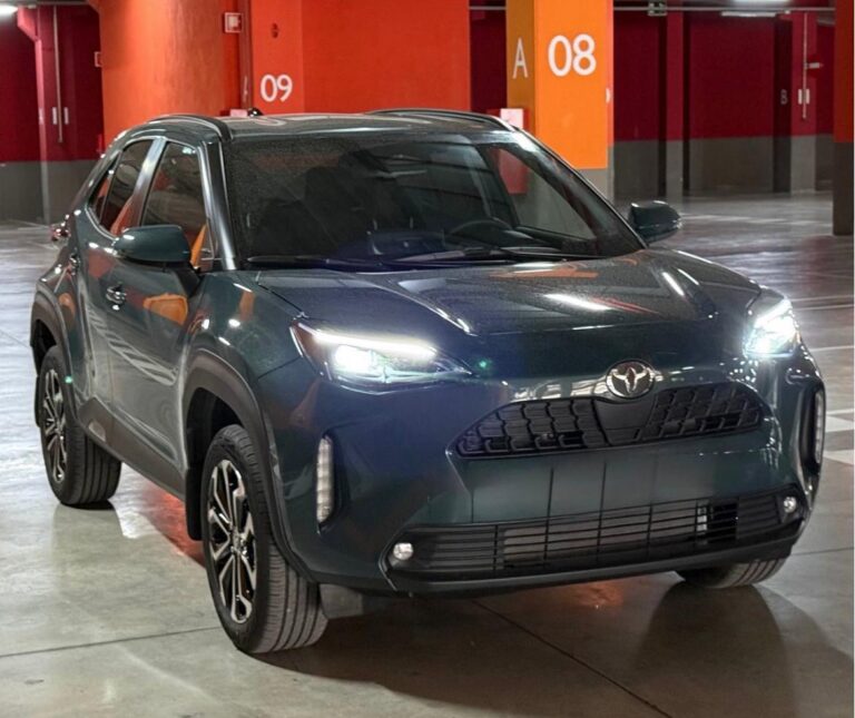 TOYOTA YARIS CROSS гибрид 2025-2026 или аналог в Аликанте, Испания