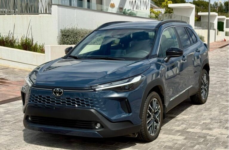 TOYOTA COROLLA CROSS гибрид 2024-2026 или аналог в Аликанте, Испания