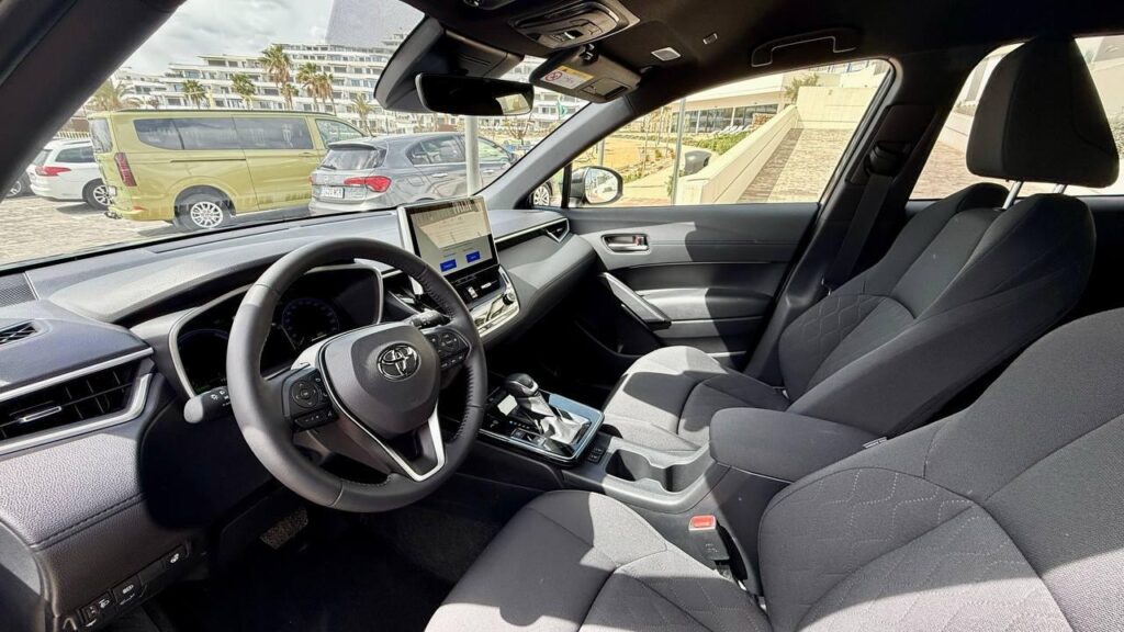 TOYOTA COROLLA CROSS гибрид 2024-2026 или аналог в Аликанте, Испания