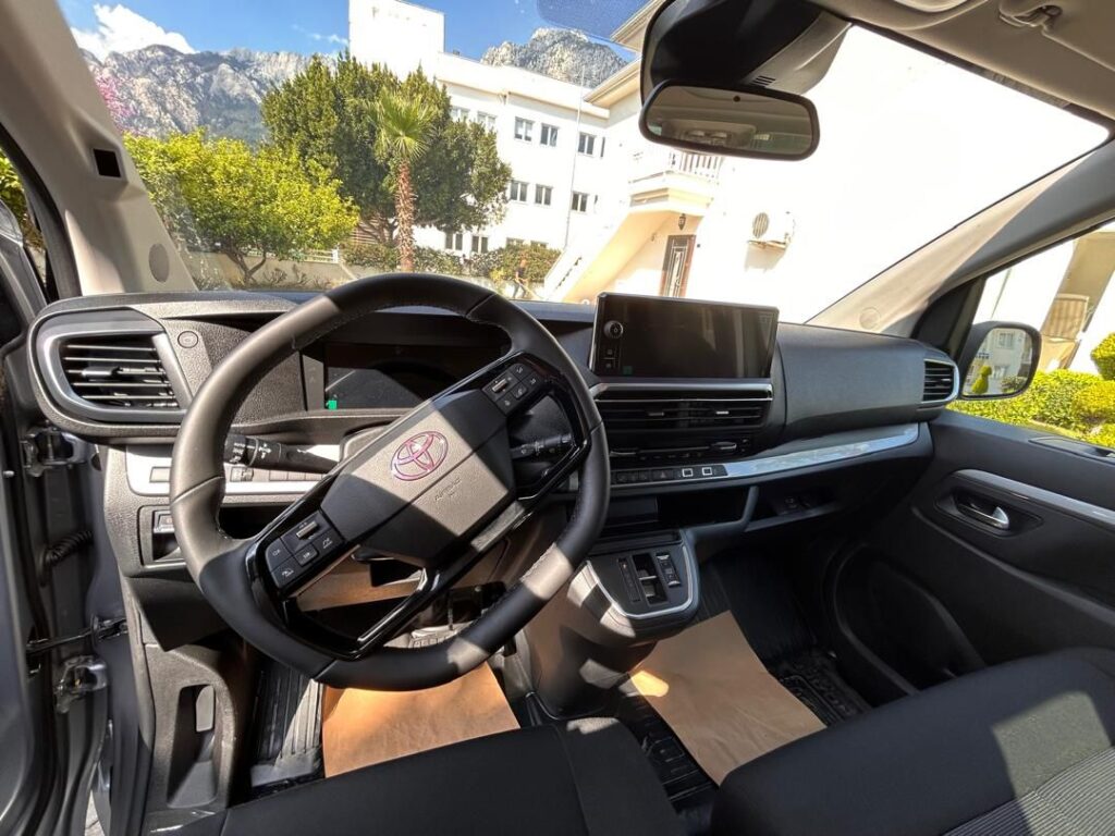 Toyota Proace 9 мест 2024-2026 или аналог в Анталии, Турция