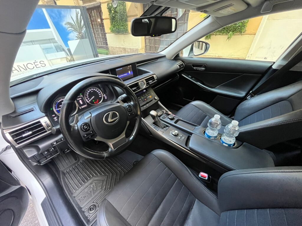 Lexus IS 300h 2017-2022 или аналог в Аликанте, Испания