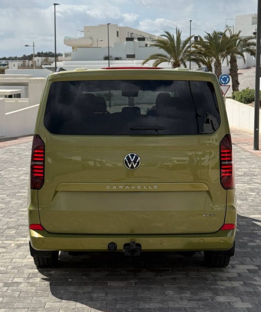 VW CARAVELLA дизель 8 мест 2026 или аналог в Аликанте, Испания
