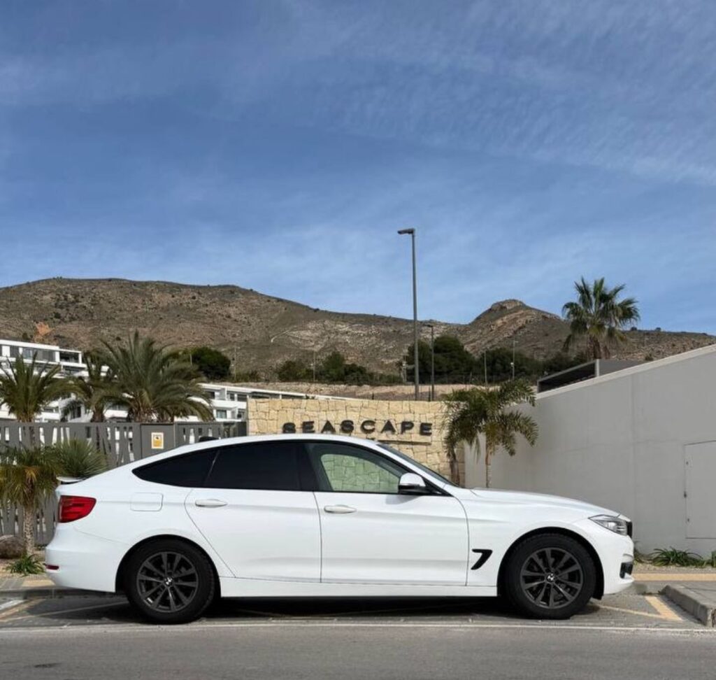 BMW GT 320 дизель 4WD, Keyless Entry, панорама или аналог в Аликанте, Испания