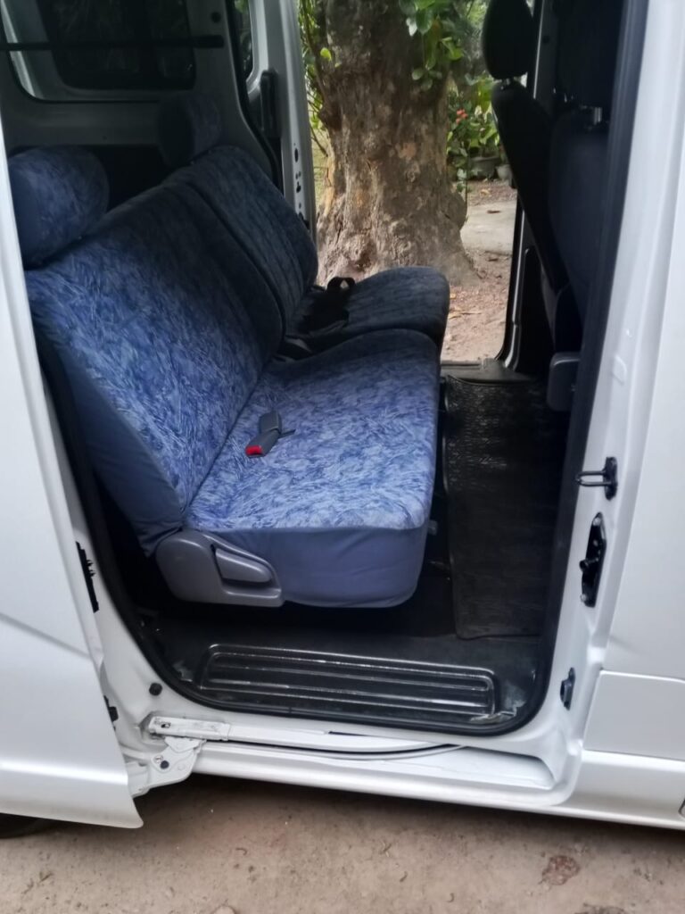 Nissan NV200 6 мест автомат или аналог в Коломбо на Шри-Ланке